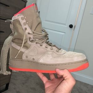 Nike Air Force 1 SF boots